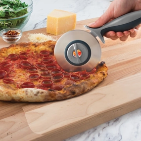 2-IN-1 Pizza Wheel
