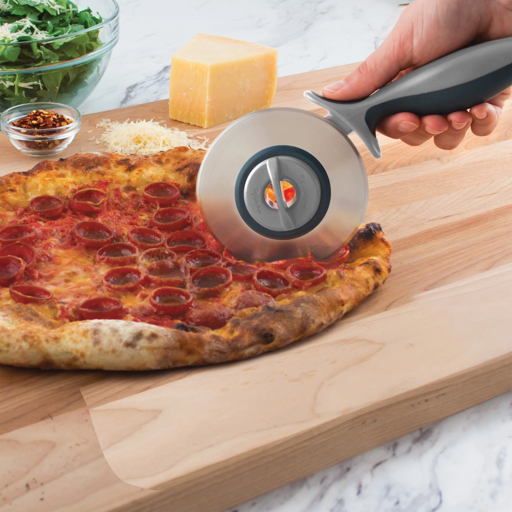 2-IN-1 Pizza Wheel