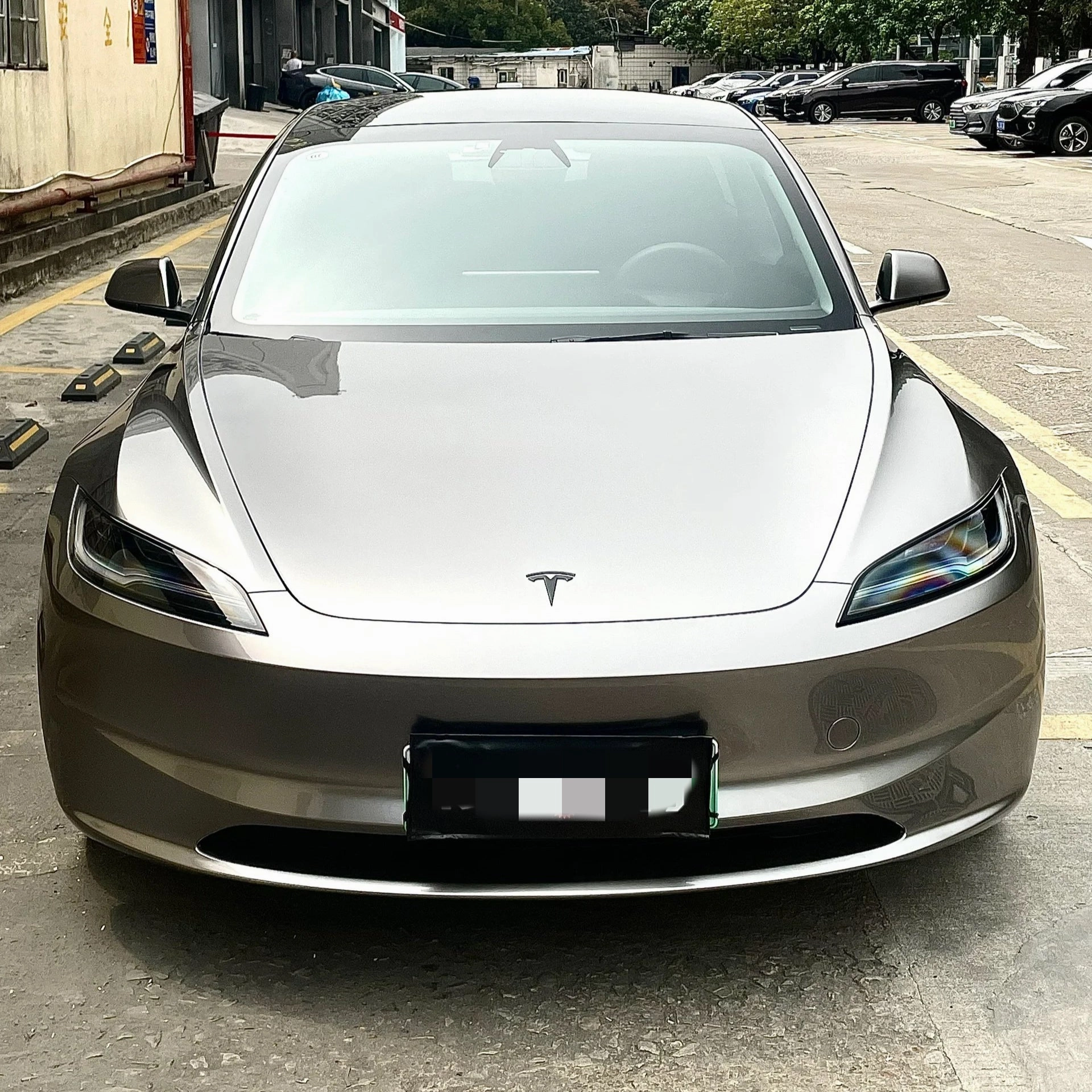 Gloss Metallic Liquid Chrome Gray Car Wrap