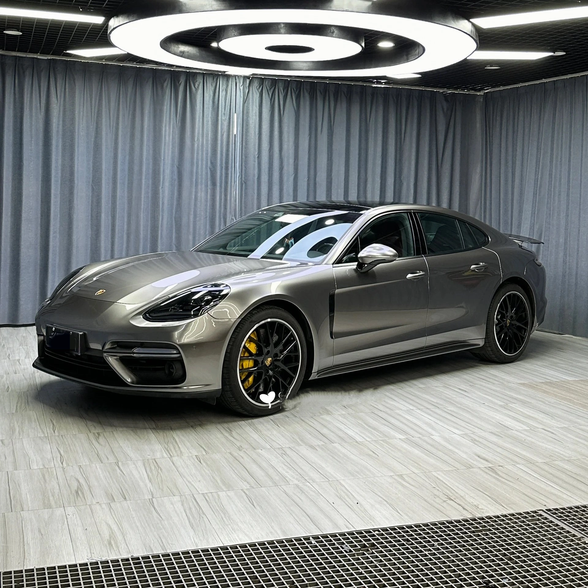 Gloss Metallic Liquid Silver Car Wrap