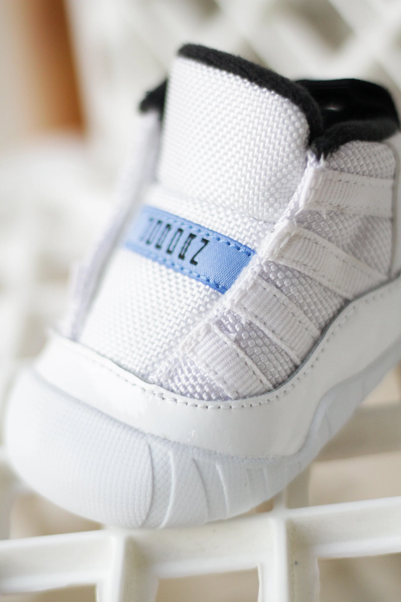 JORDAN 11 (CB) LEGEND BLUE