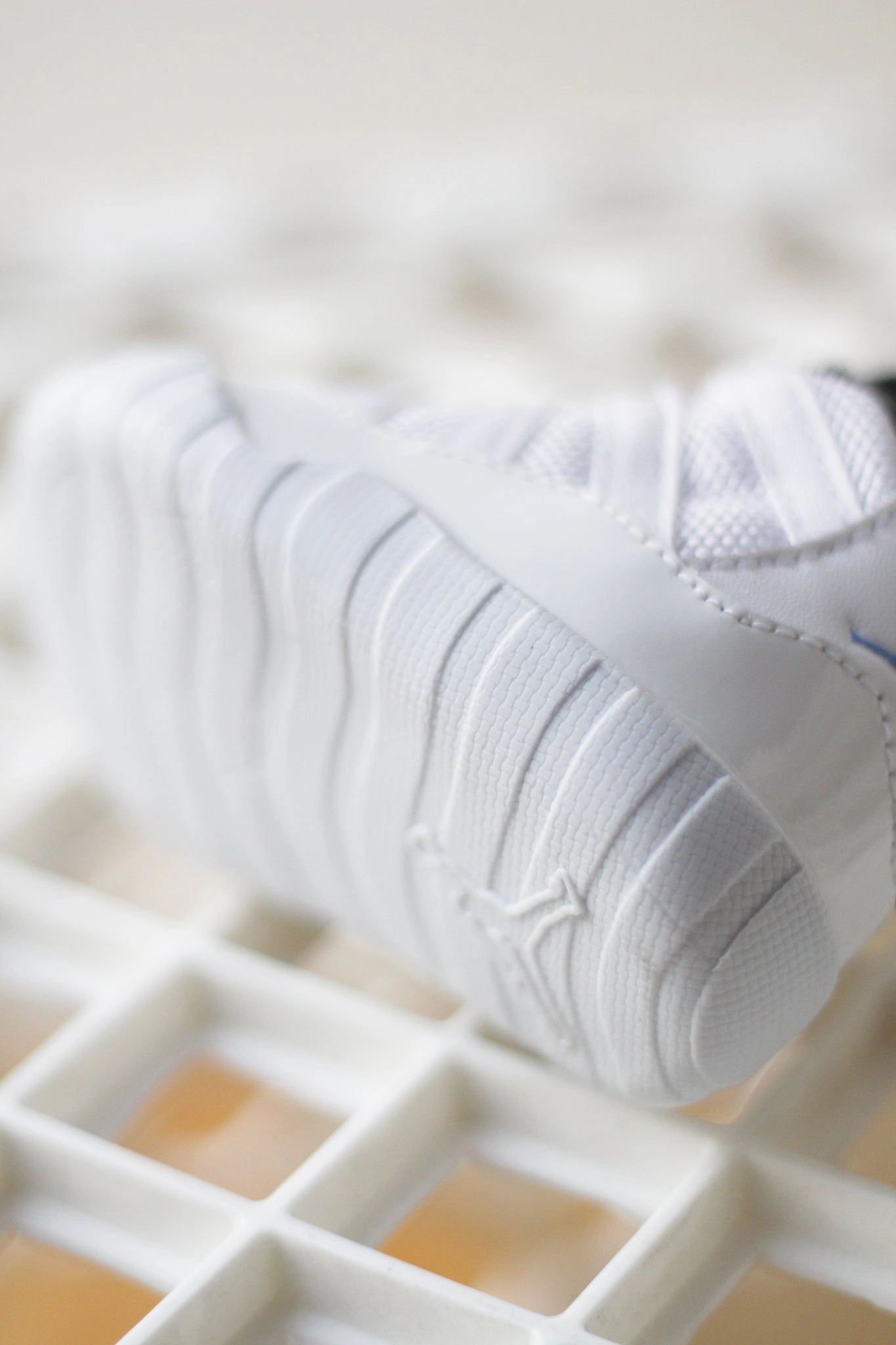 JORDAN 11 (CB) LEGEND BLUE