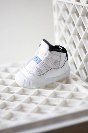 JORDAN 11 (CB) LEGEND BLUE