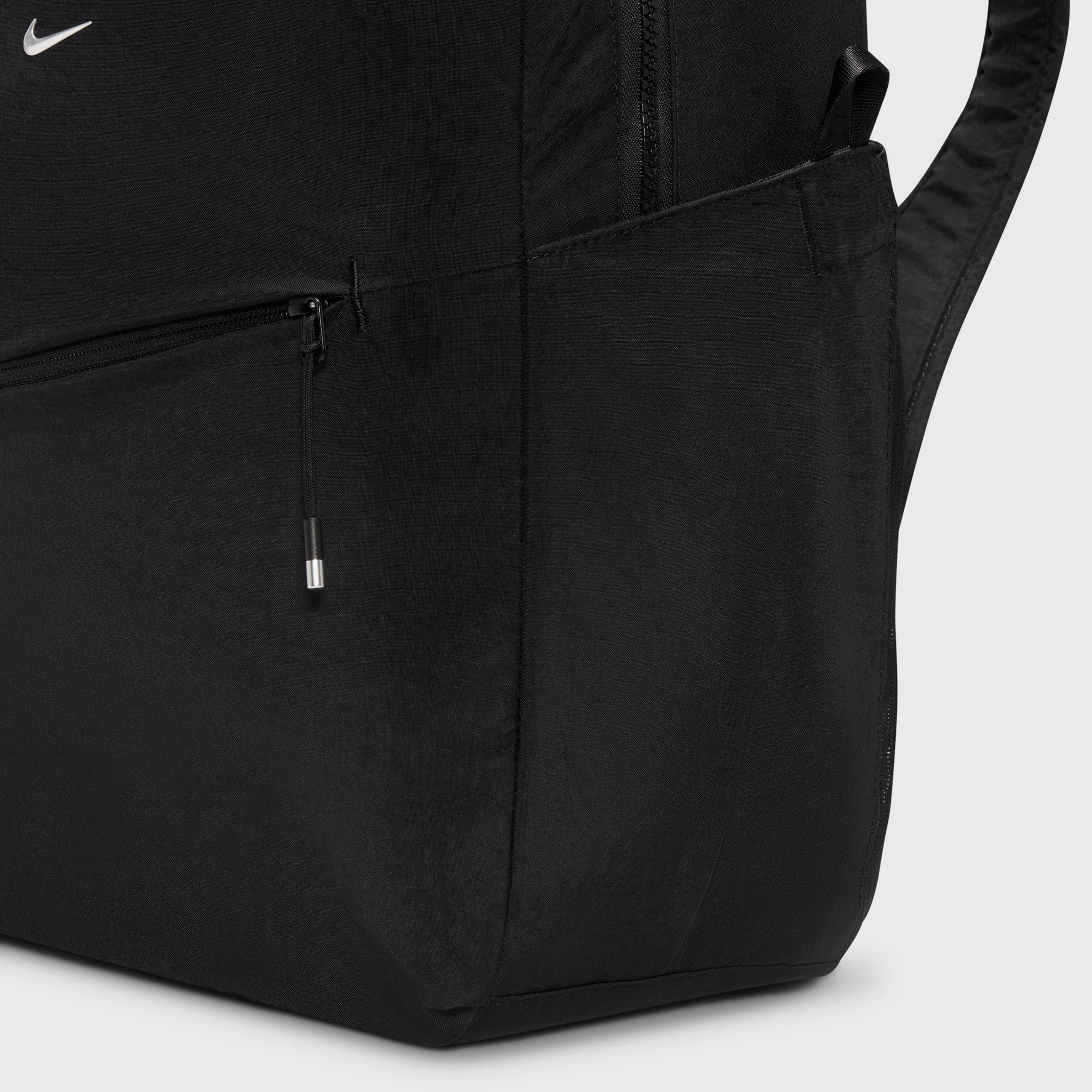 Nike Aura Backpack Black / Black - Matte Silver
