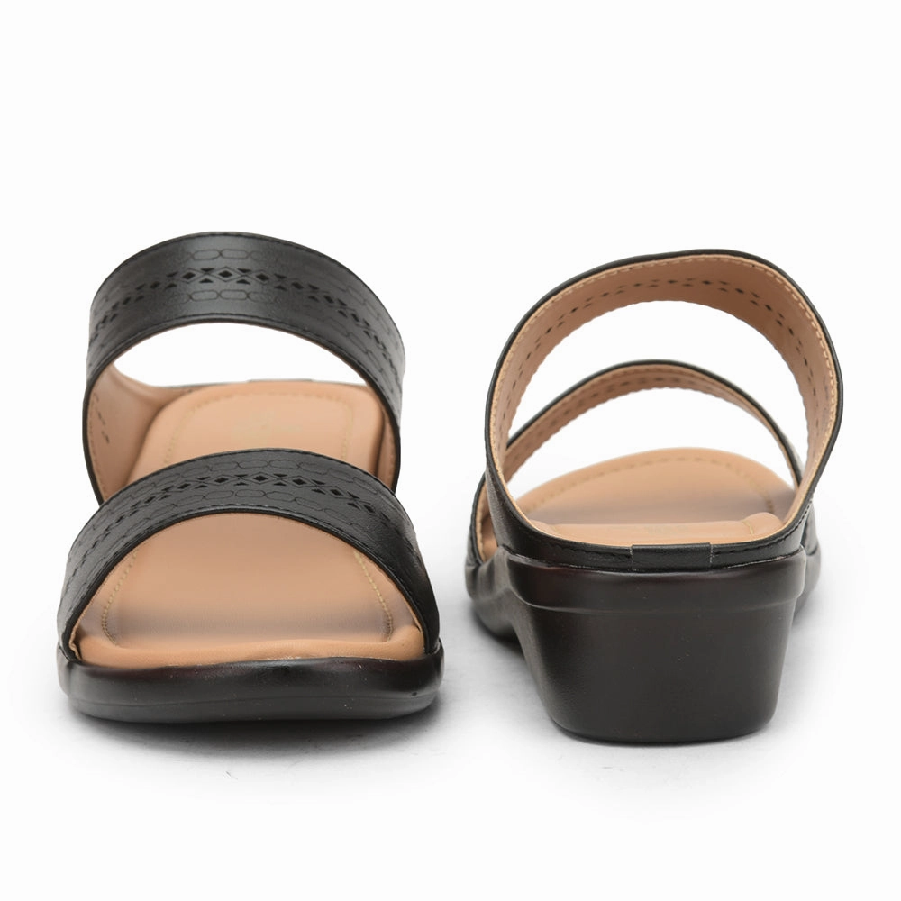 Senorita Casual Slippers For Ladies (Black) LAF-1122 By Liberty