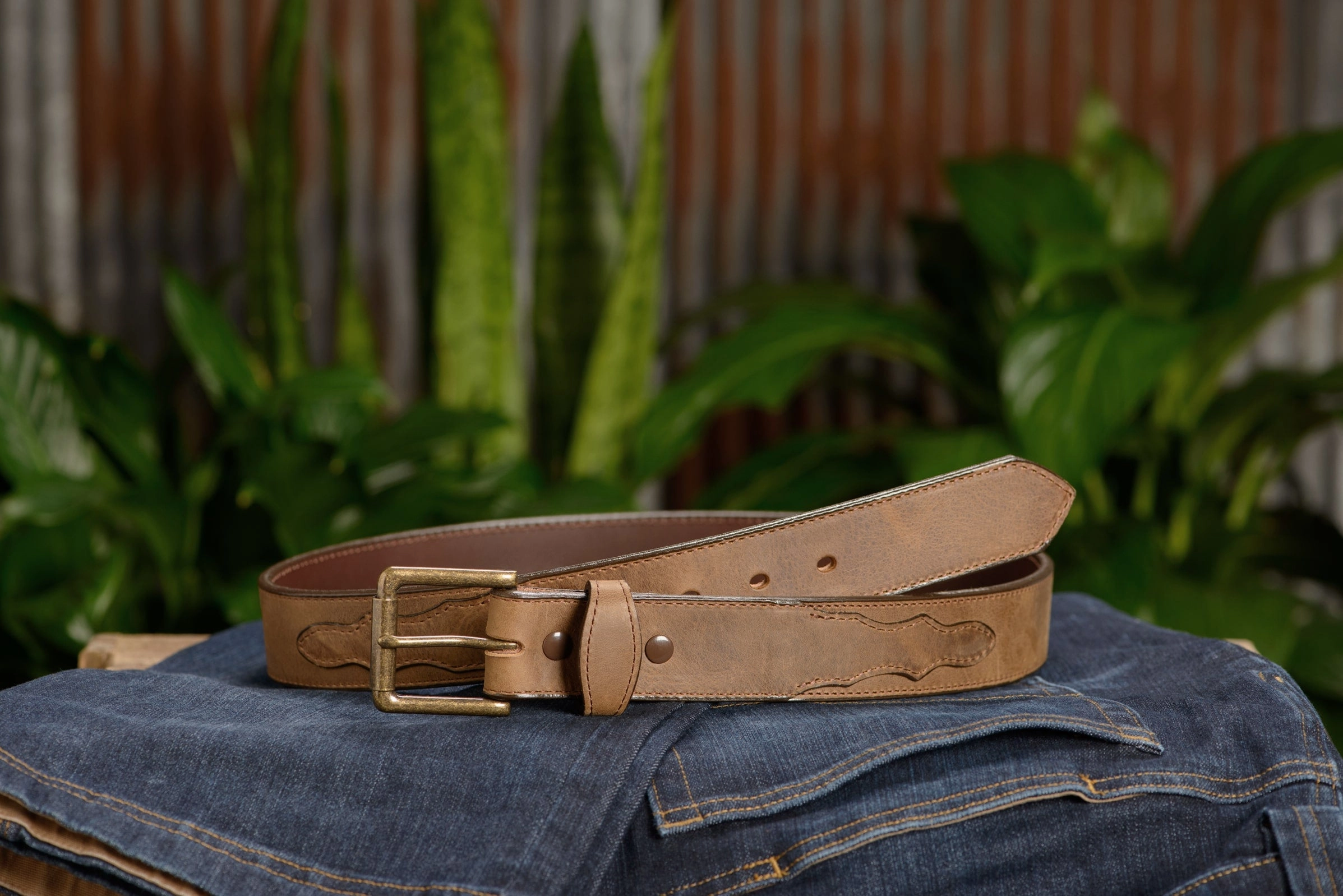 The Rockefeller: Rustic Tan Stitched Oil Tanned With Scalloped Ends 1.50"